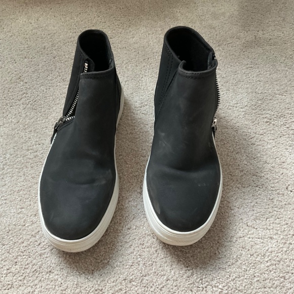 Black ankle boot - Picture 2 of 5